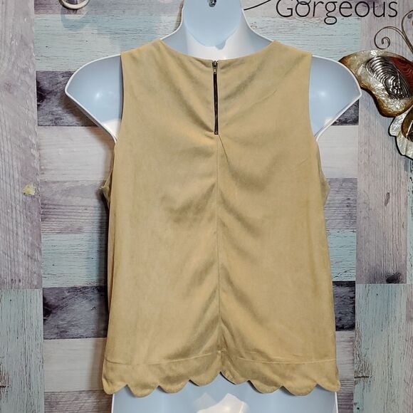 Sophia & Zeke Sz XL Tan Faux Suede Tulip Hem Sleeveless Shell Blouse 524 - Picture 6 of 8